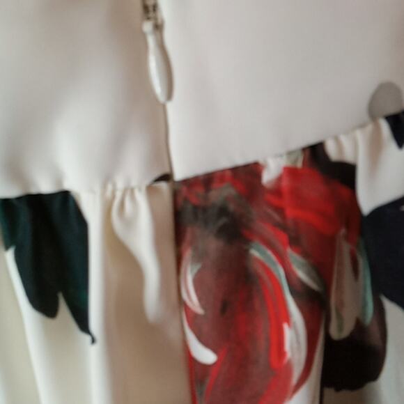 Express women's size 16 Pleated Floral and flowy skirt. PLUS - Picture 5 of 9